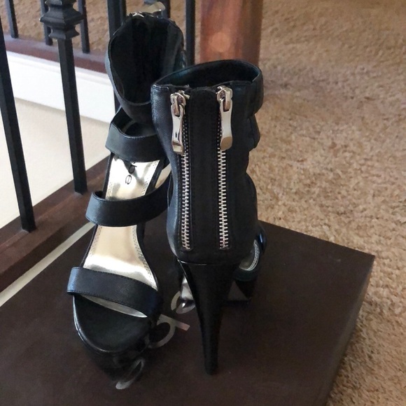 Sophisticated  Bebe shoes - Picture 5 of 8